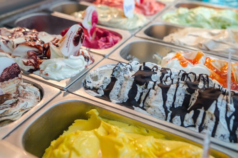 L'estate ha un nuovo sapore: perché non investire in macchinari per la produzione di gelati?